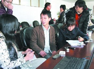 央视王小丫等采访义乌大学生"淘宝创业"
