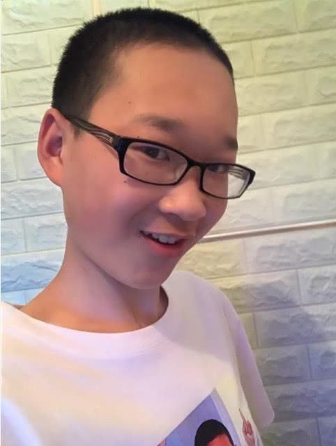 郭乐乐,虽然没做什么出格的事情,但是整个人实在是太贱了.