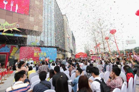 龙湖时代天街开业三天迎客25万营业额达680万