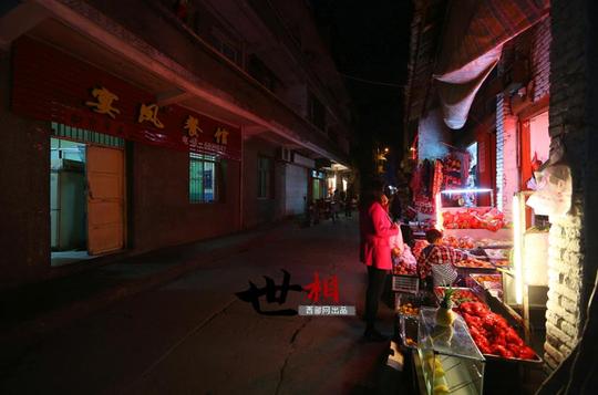 【图片故事】宁陕老街夜幕降临后
