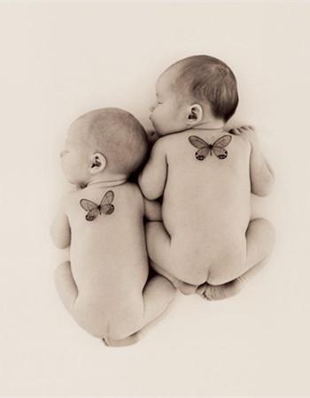 新生儿经常打嗝的原因分析