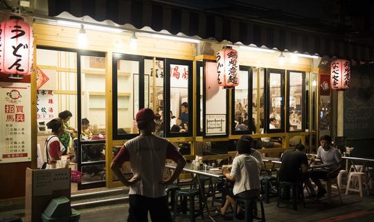 在河南做什么小生意好(老板开小吃店看蛋糕年入一辆宝马)