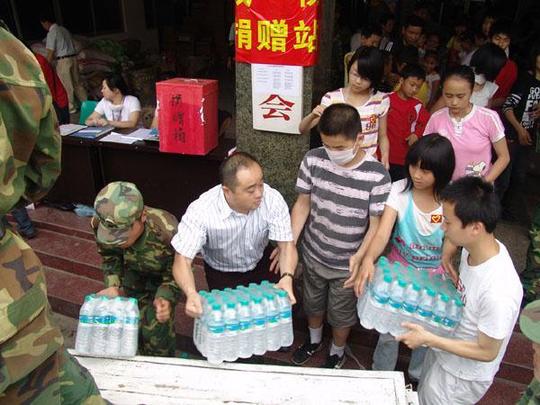 邓小波参与公益事业