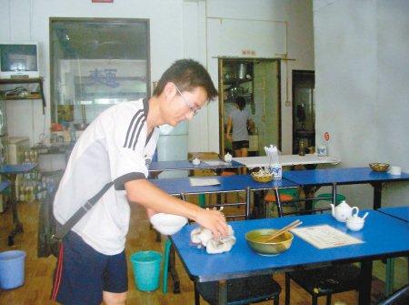 西安一大学生创业开面馆20多天天天赔钱压力大