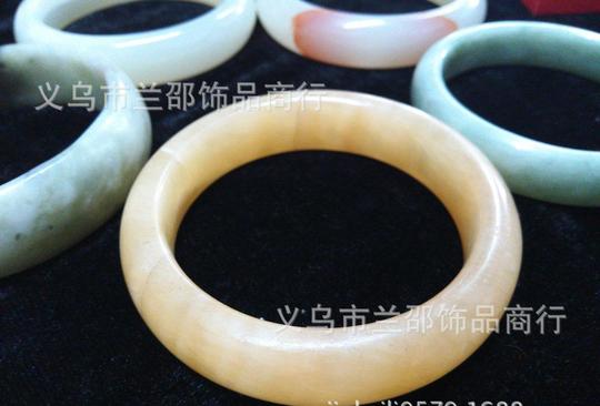 跑江湖热销产品十元抵债库存玉器七彩云南玉珠摆地摊创业货源