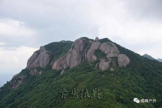 两广三地驴友联合穿越螺壳山脉的锅盖顶—石台山