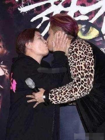 罗志祥电臀表情