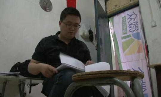 男子深陷套路贷，借了十万，半年还了350万还没还完