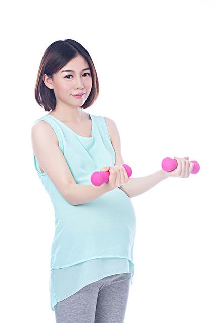 孕晚期有助于顺产体操