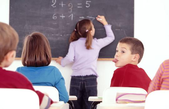 小学生上课,小学生上课图片,小学生上课素材,高
