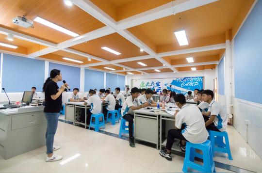 【双创案例】李伟强职业技术学校与创业工场签订"双创教育课程体系"
