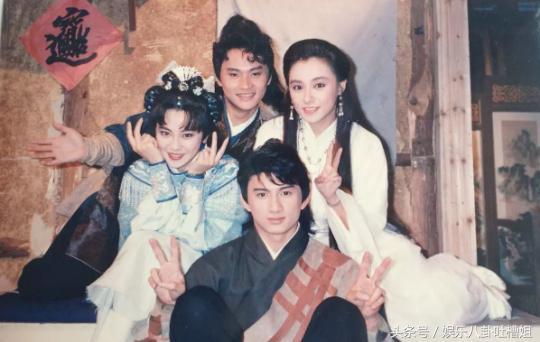 画质再渣也挡不住女神满到溢出屏幕的仙气,于是被观众誉为"神仙姊姊"