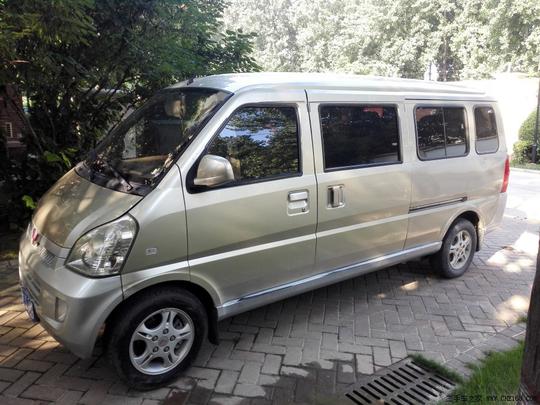 2011豪华加长版九座五菱荣光面包车,自家私用,外观内饰好,做生意拉