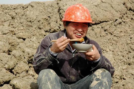 在农村,有些人宁愿在外漂泊也不想回乡创业,这4点原因