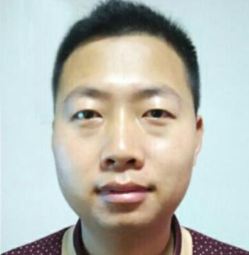 大家好,这里是草根访谈,我是冯耀宗,创业对于我们来说看似比较遥远