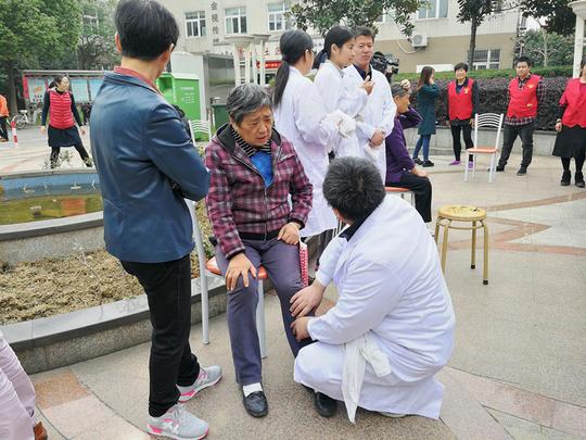 盲人保健按摩义诊进社区——残疾人创业再就业感恩回馈社会