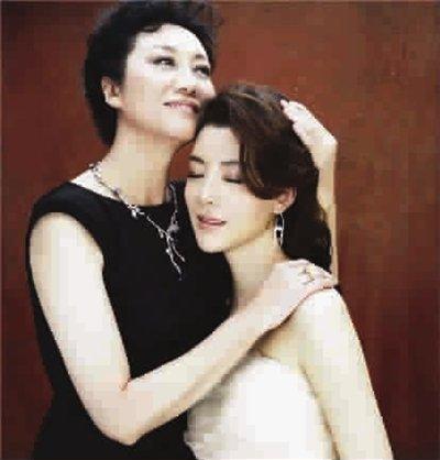 车晓与母亲王丽云-车晓谈豪门婚变依旧肯定对方依然相信爱情