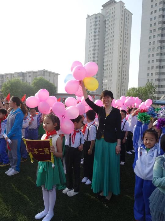 2014年春季运动会班级解说词及口号——精豆&lt;/strong&gt;班(二年级