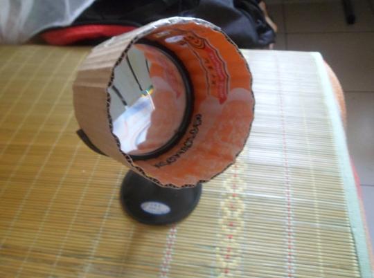 用卡纸或其他材料制作简易支撑架