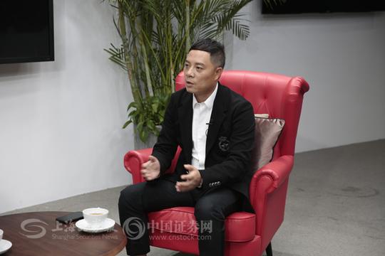 上海来伊份股份有限公司董事长施永雷