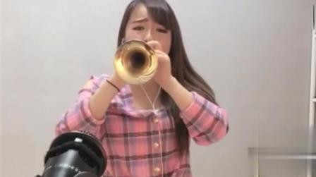美女唢呐一曲《北郊》吹的太悲伤了,听哭了!