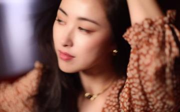  朱珠胸罩性感内衣代言照片