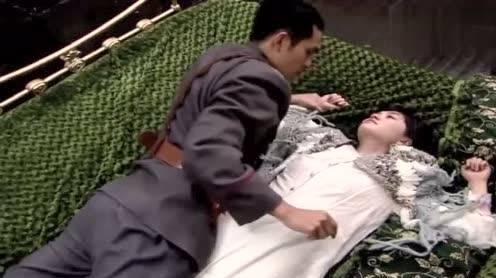 来不及说我爱你:四少以蛮力制服静婉，四少:今生今世都不会放开