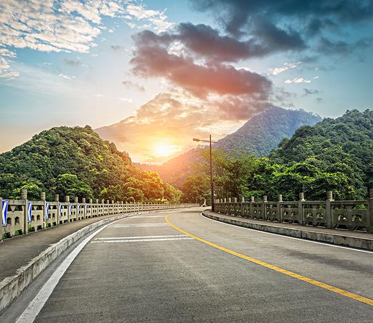 空的柏油道路风光_图片大全—全景创意图库（quanjing.com）中国领先的正版图片视频素材网站