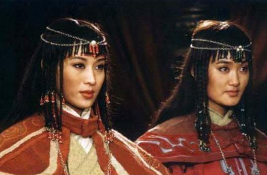 一代帝王为报父仇，杀尽仇族男子，掠女为奴，逼敌女为己产子