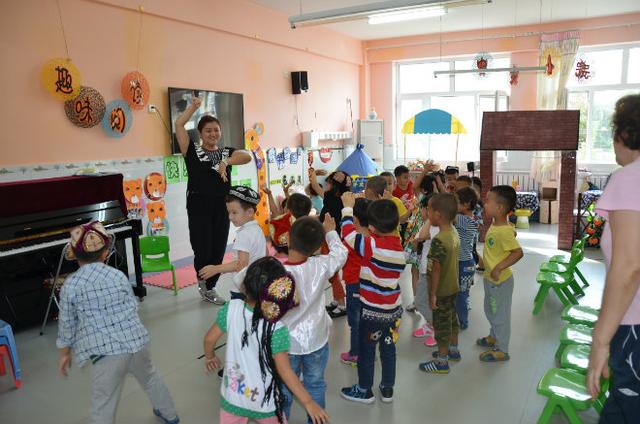 幼儿园中秋节活动信息报道
