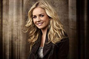 布丽特妮&middot;罗伯森