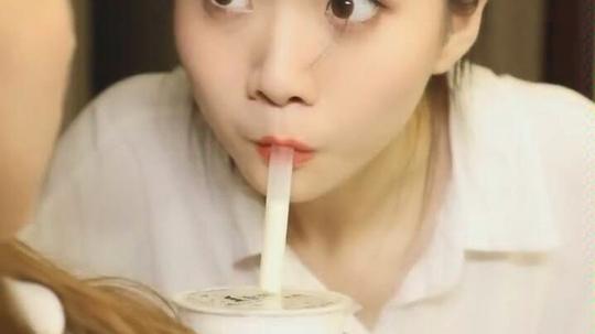 【快手高颜值小短剧】#俩人儿来斗地主#田小野和莫邪相爱相杀的日常