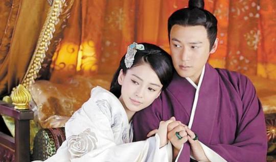 《创业时代》播出后,杨颖被称"一个表情可以完成所有作品"
