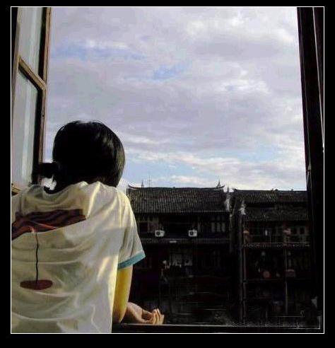 《最远的你是我最近的爱》作词:沈陵作曲:史俊鹏夜已沉默心事