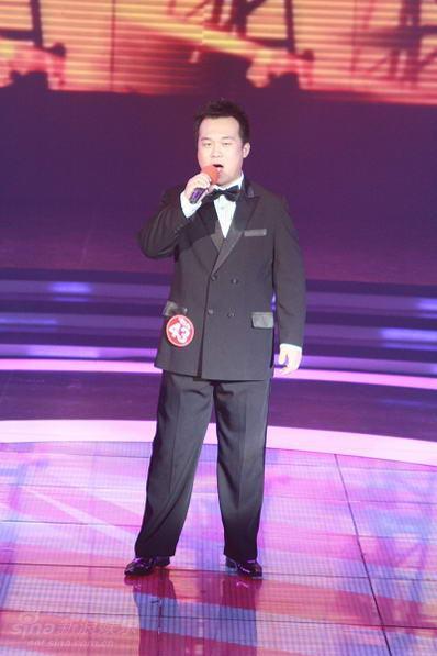 李鳌在中国红歌会上演唱