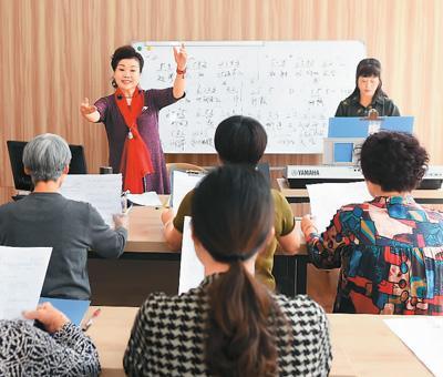 收费低廉、课程丰富、靠近社区…老年大学“一座难求”