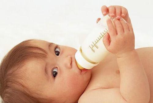 如何进行混合喂养孩子