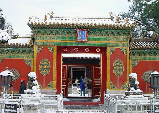 故宫养心门图片,北京故宫宫廷建筑故宫门石狮子-图