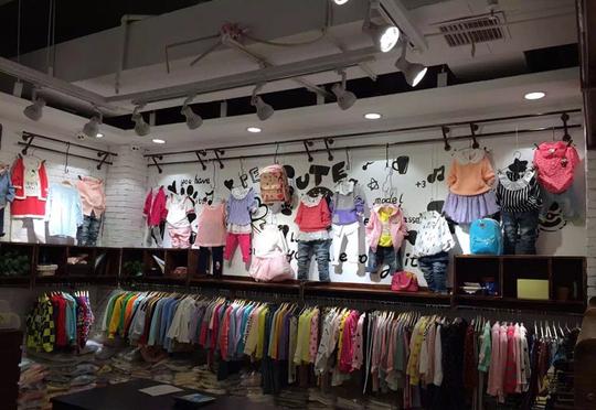 童装批发店装修设计实景图3