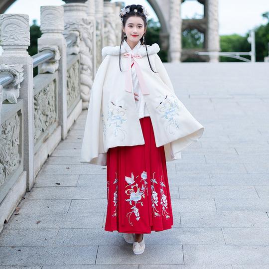 忆念素仙汉服女装古装改良唐装古风马面裙连毛帽短斗蓬日常款套装
