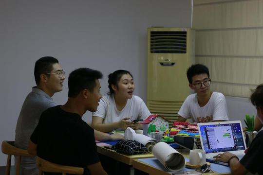 百元创万实战锻炼金职院创业班学生三天“入账”万余元