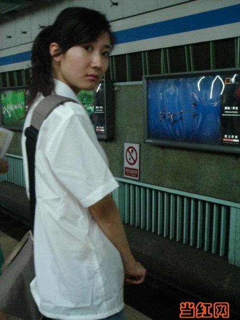 北京地铁惊现绝色美女工作员(骗局揭露)