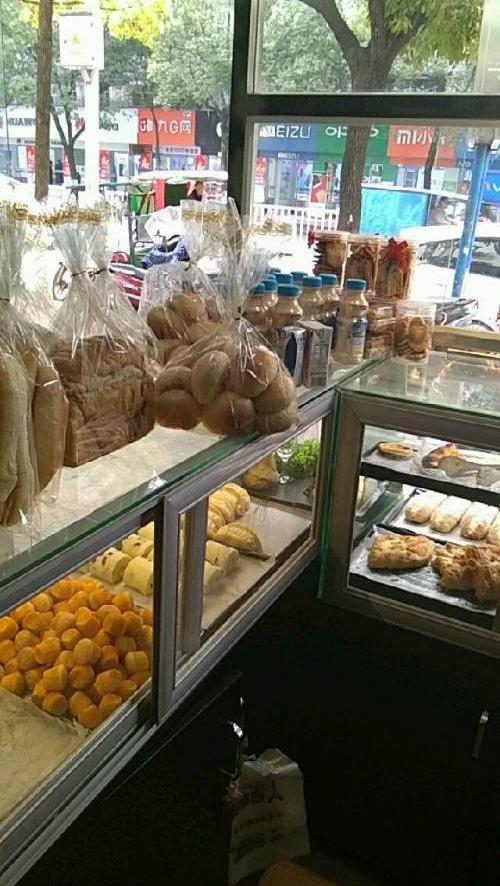 整套面包设备和店铺有固定的生意