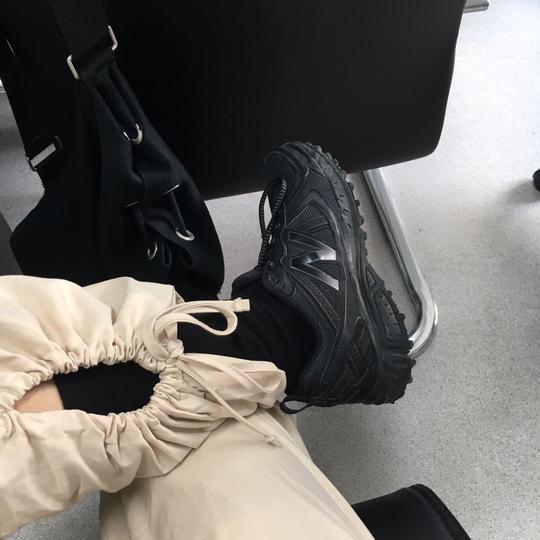 韩国新百倫nb410v5女鞋黑武士男女鞋复古慢跑鞋纯黑老爹鞋mt410c