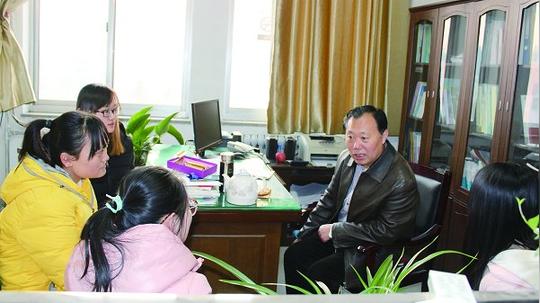 学生记者赵一菲在2017年国家创新创业项目计划中,外国语学院共有7