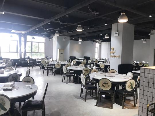 【转让】古镇曹三灯饰配饰城商业街铺，(肥妈膳食)鸽子鸡餐馆，生意稳定，整体全部一起转让!!!