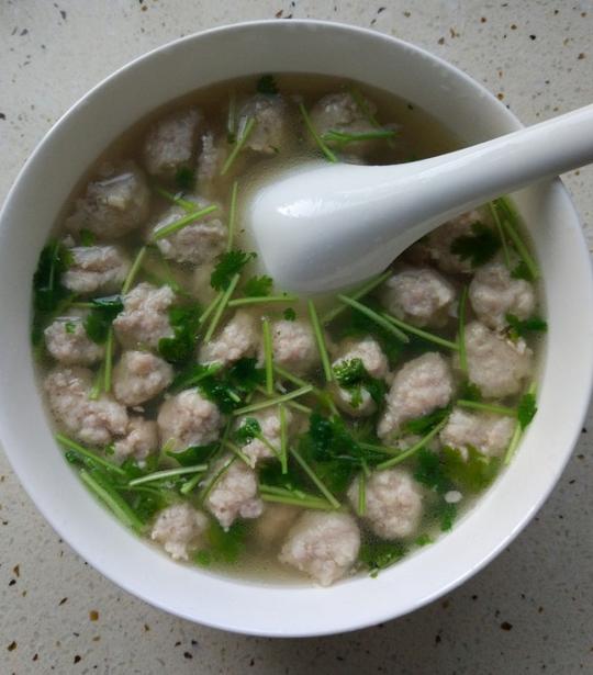 清风缥缈做的猪肉丸子汤