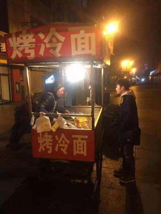 路边小摊年收入20万，小生意大买卖，看了一定很惊讶!