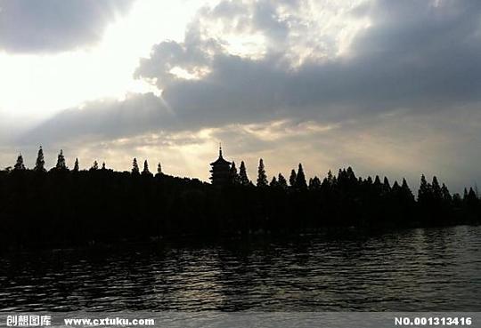 西湖图片素材下载,西湖,背光,阴天,风景,湖水,水面,剪影,风景名胜