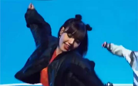 【青春有你3】lisa在青春有你3舞蹈intentions中的穿搭